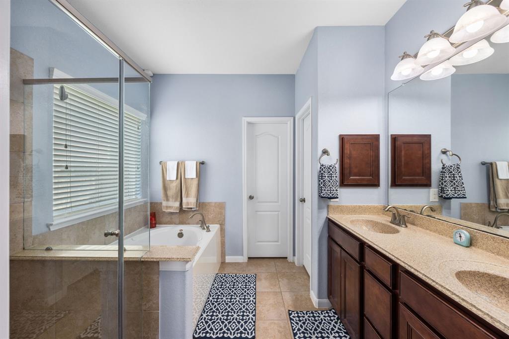 6215 Oxford Lake Drive, Rosenberg, Texas image 20