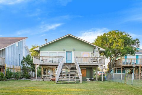 Photo of 1437 John St, San Leon, TX 77539 (MLS # 8004418) Photo of 1437 John St, San Leon, TX 77539 (MLS # 8004418)
