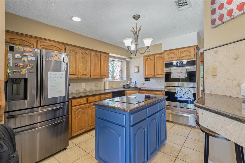 2411 Pilgrim Estates Drive, Texas City, Texas image 12