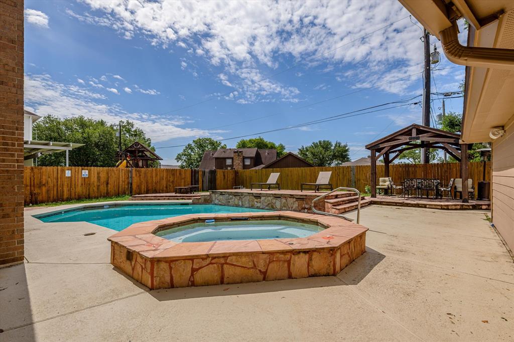 2411 Pilgrim Estates Drive, Texas City, Texas image 29