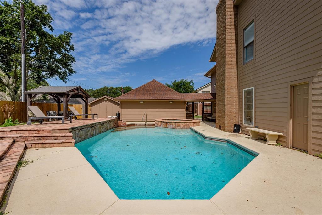 2411 Pilgrim Estates Drive, Texas City, Texas image 30