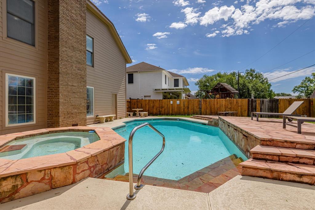 2411 Pilgrim Estates Drive, Texas City, Texas image 34