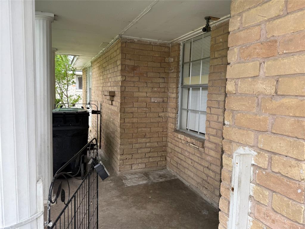 10907 Sharpview Drive