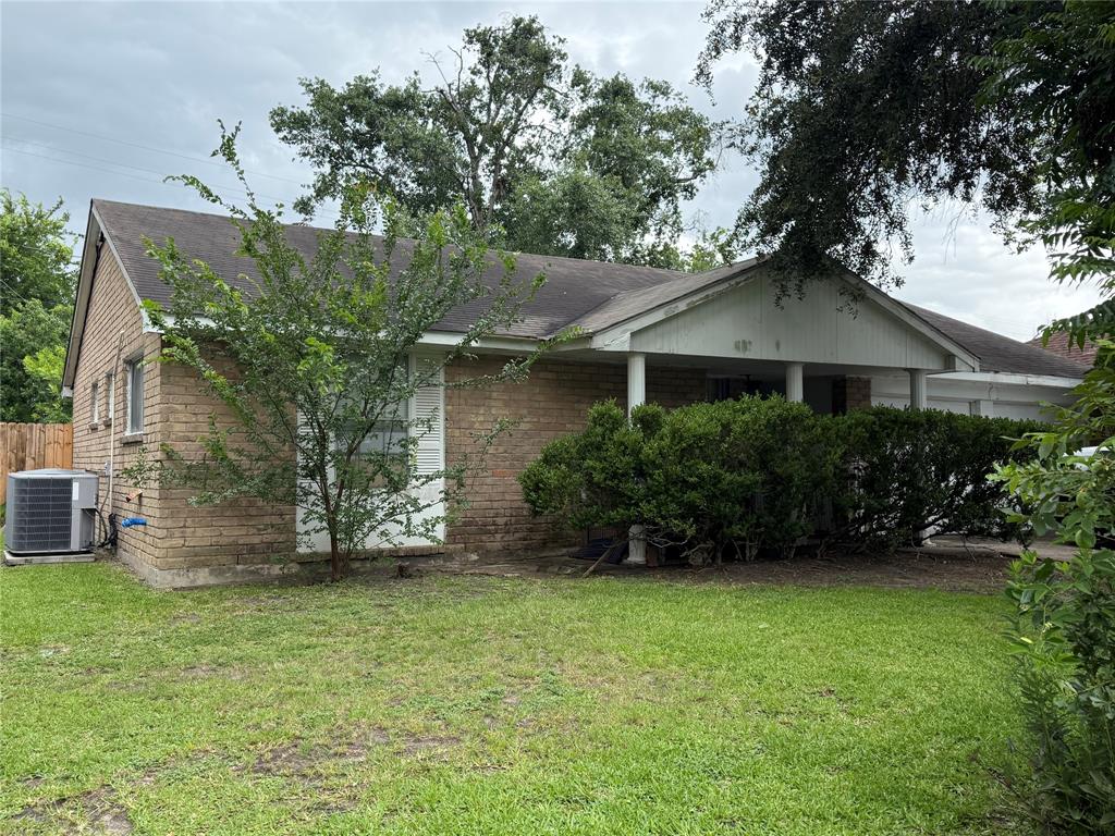 10907 Sharpview Drive
