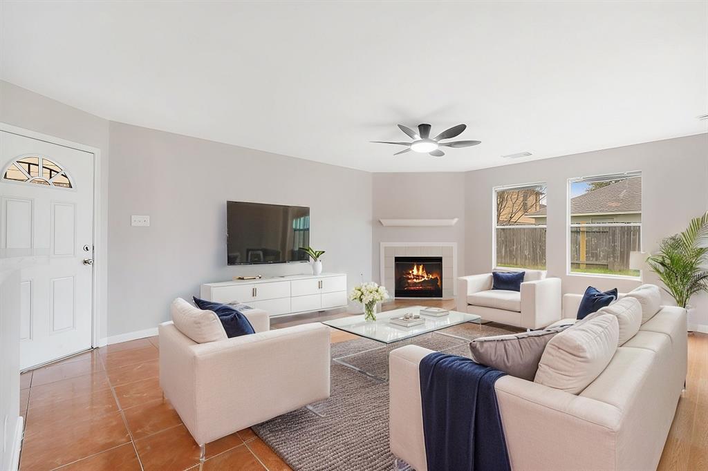 1111 Fairlane Square, Channelview, Texas image 2