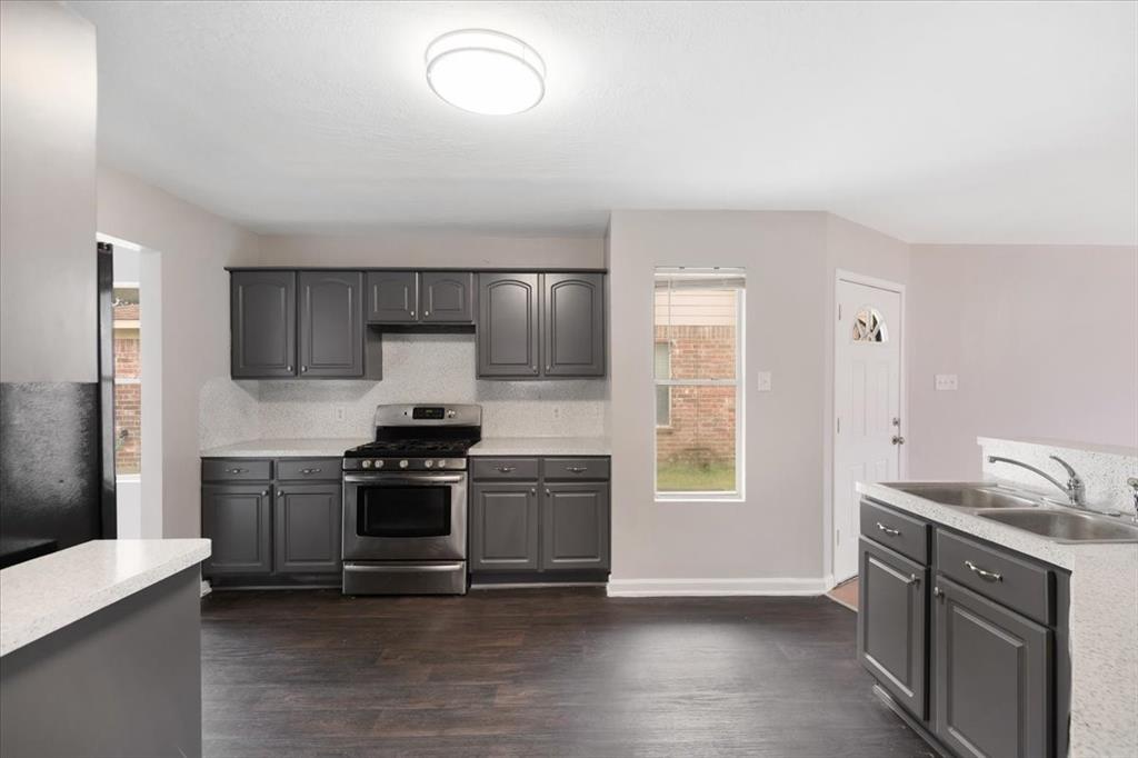 1111 Fairlane Square, Channelview, Texas image 7