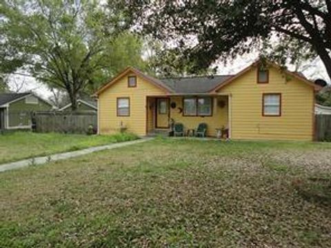 Single Family Residence in Houston TX 527 Hohldale Street.jpg