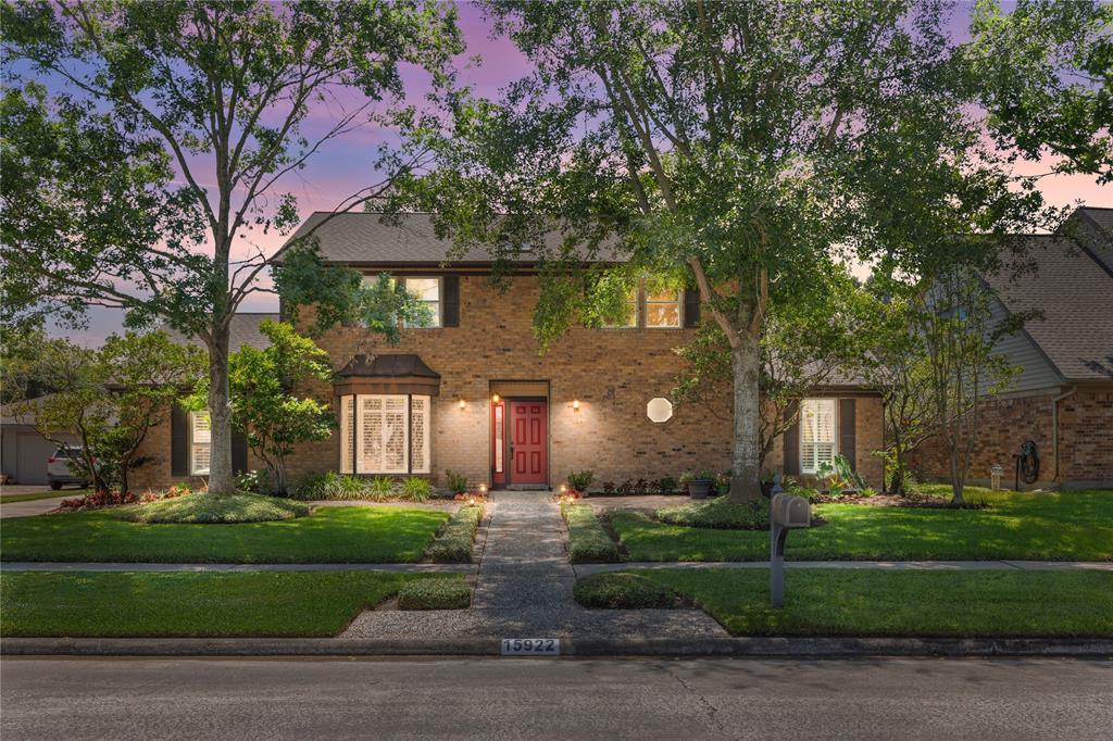15922 Clearcrest Drive, Houston, Texas image 1