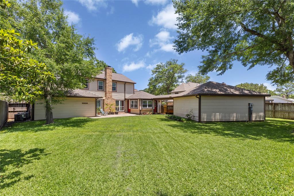 15922 Clearcrest Drive, Houston, Texas image 4