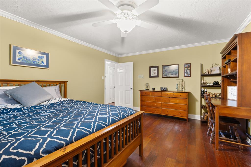 15922 Clearcrest Drive, Houston, Texas image 24