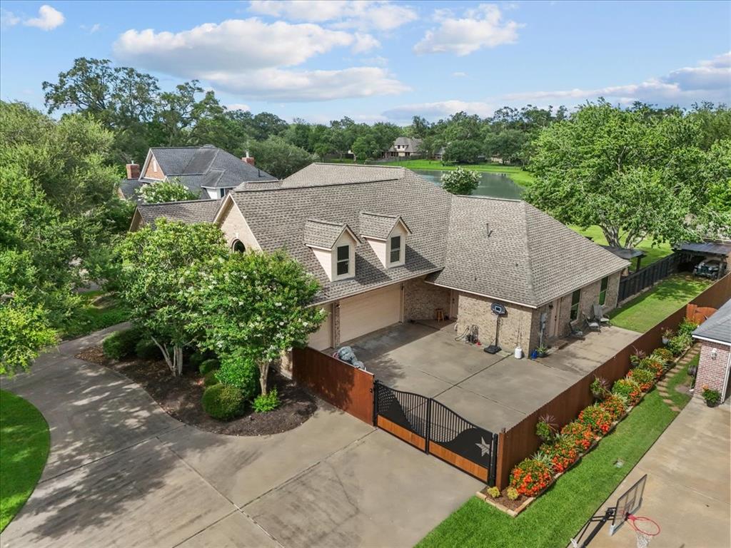 704 Heritage Oaks Drive