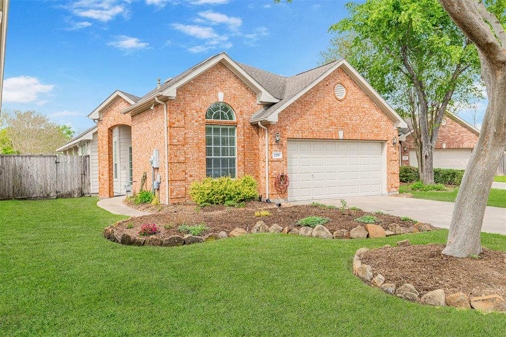 2218 W Marsala Court, Pearland, Texas image 1