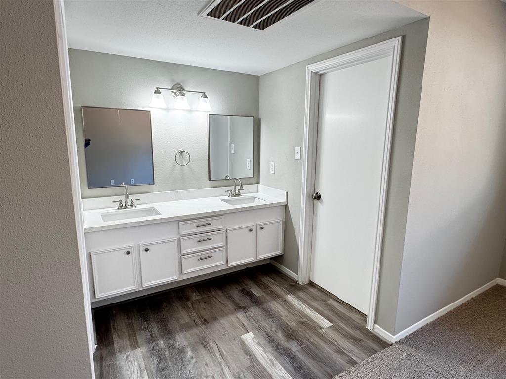 155 Coach Lamp Lane, Houston, Texas image 18