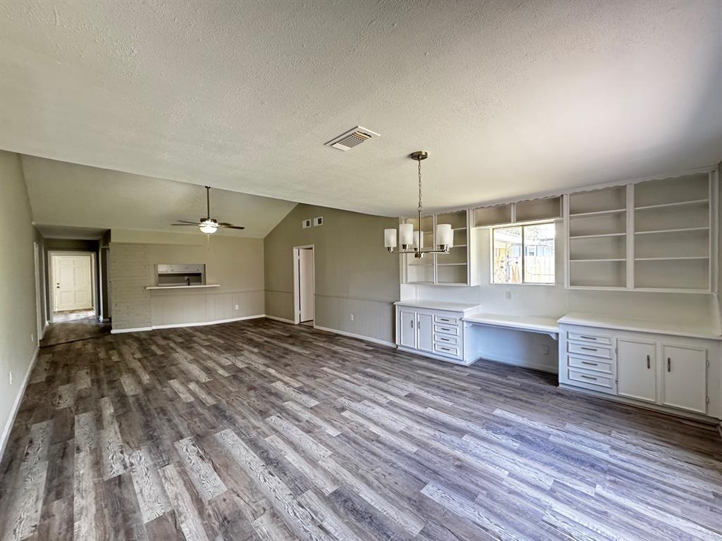 155 Coach Lamp Lane, Houston, Texas image 12