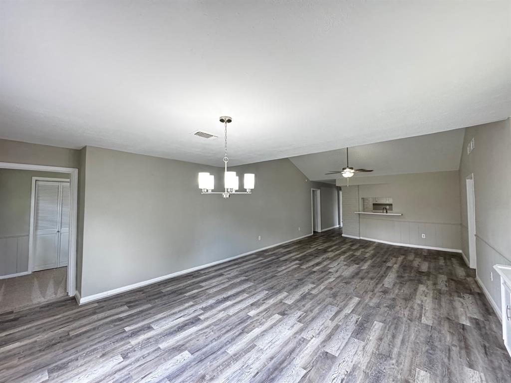 155 Coach Lamp Lane, Houston, Texas image 15
