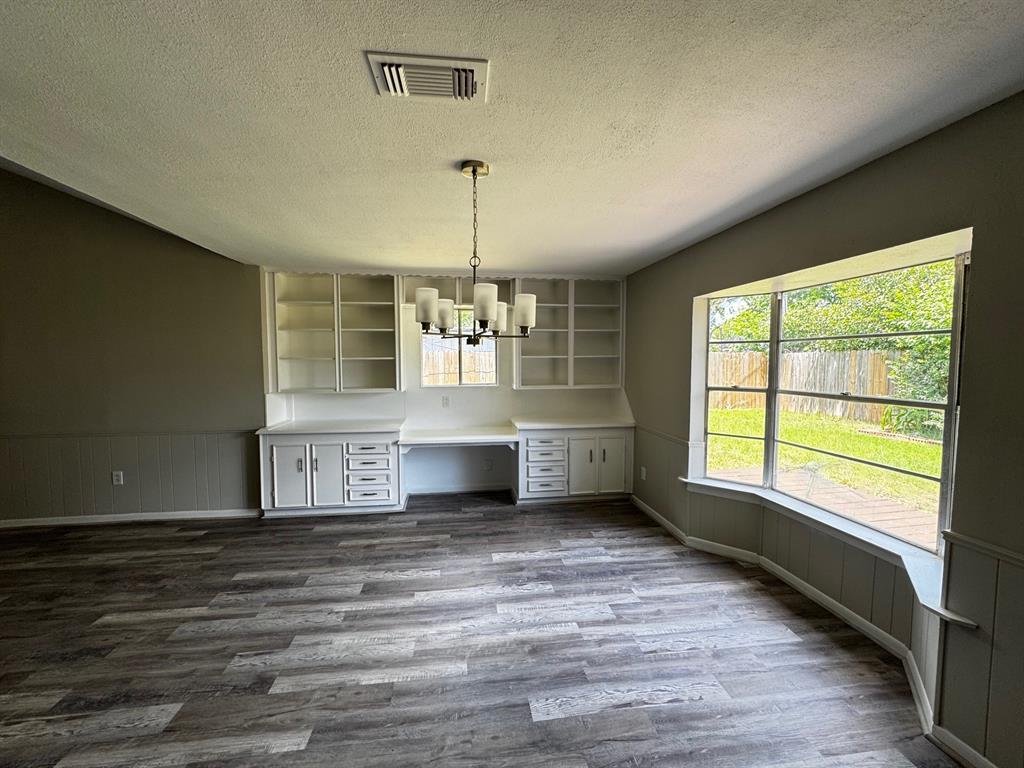 155 Coach Lamp Lane, Houston, Texas image 13