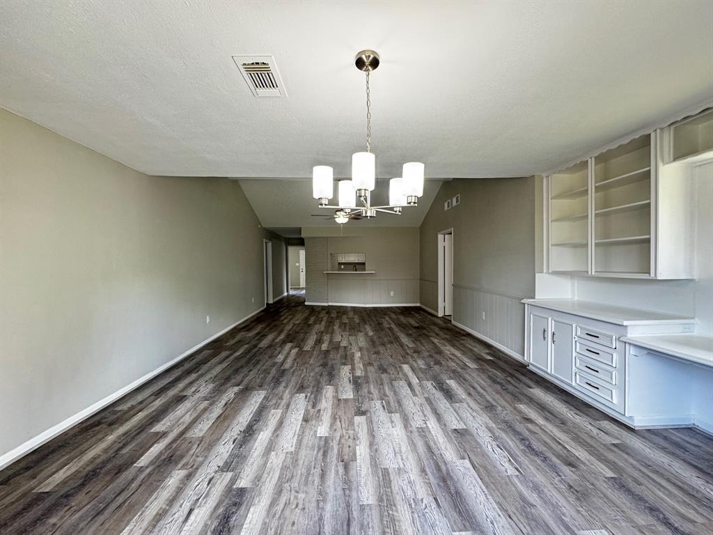 155 Coach Lamp Lane, Houston, Texas image 14