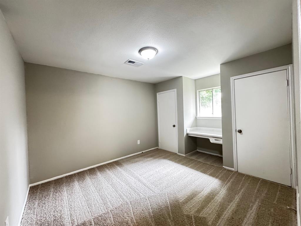 155 Coach Lamp Lane, Houston, Texas image 19