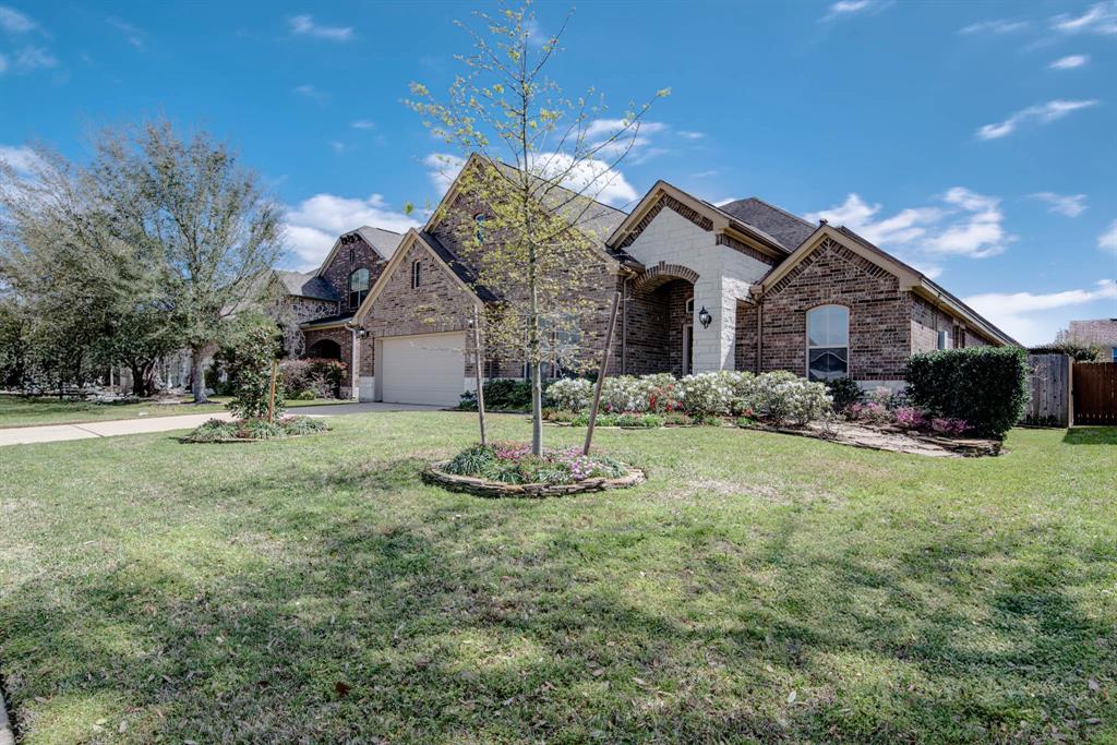 4409 W Maple Drive