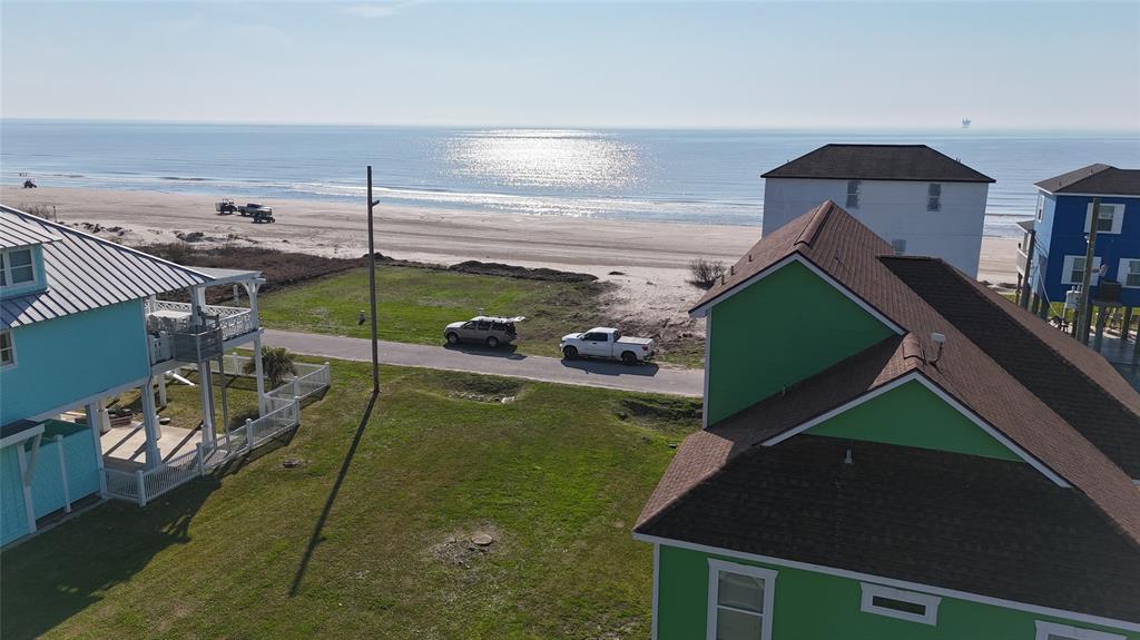 1327 Emerald Drive, Crystal Beach, Texas image 7