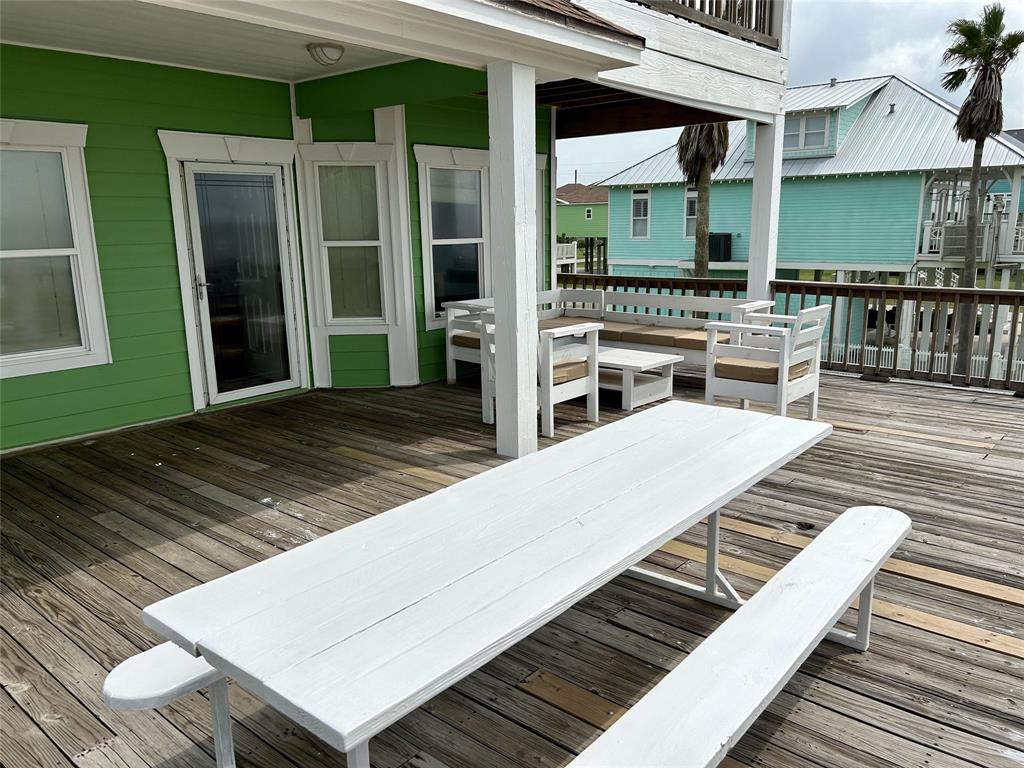 1327 Emerald Drive, Crystal Beach, Texas image 9