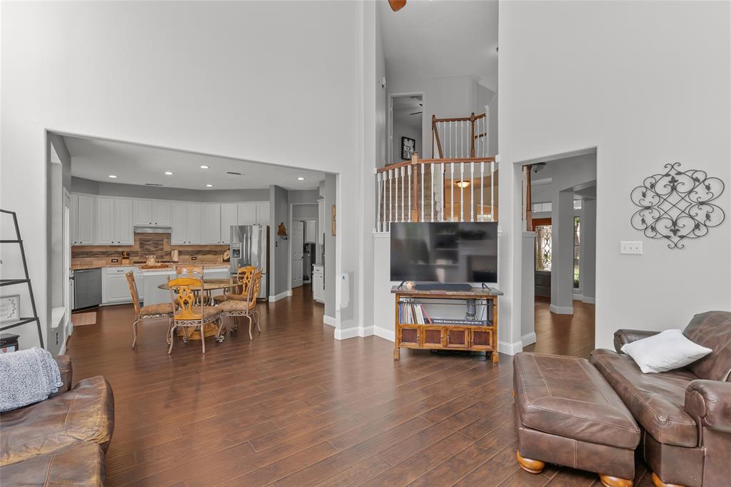 39 S Downy Willow Circle, The Woodlands, Texas image 14