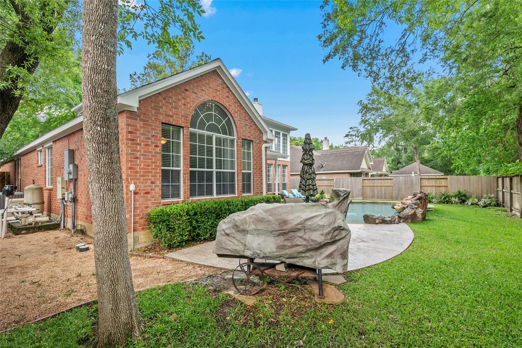39 S Downy Willow Circle, The Woodlands, Texas image 39