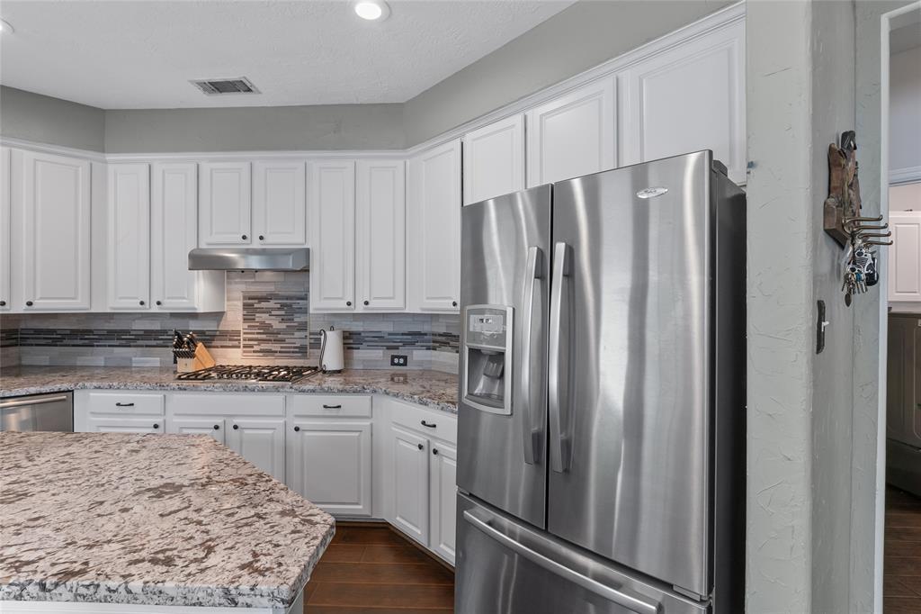 39 S Downy Willow Circle, The Woodlands, Texas image 21