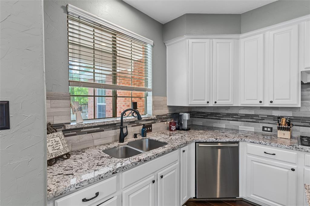 39 S Downy Willow Circle, The Woodlands, Texas image 19