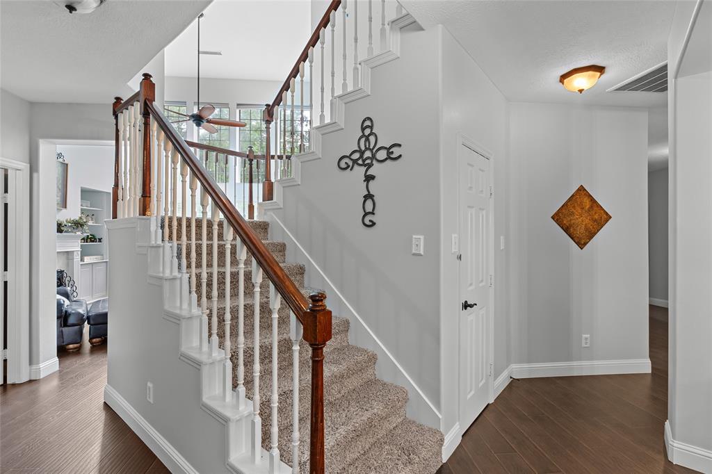 39 S Downy Willow Circle, The Woodlands, Texas image 8