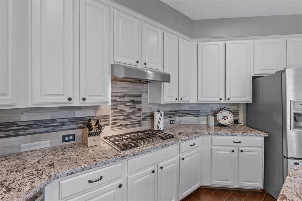 39 S Downy Willow Circle, The Woodlands, Texas image 20