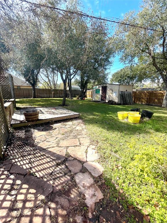 902 Buttercup Drive, Edna, Texas image 30