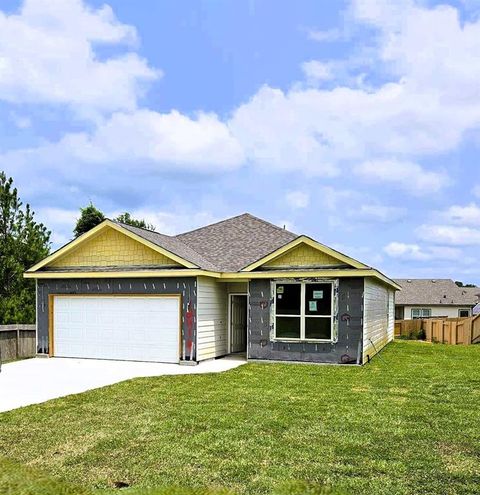 Single Family Residence in Willis TX 12414 Pecan Drive.jpg