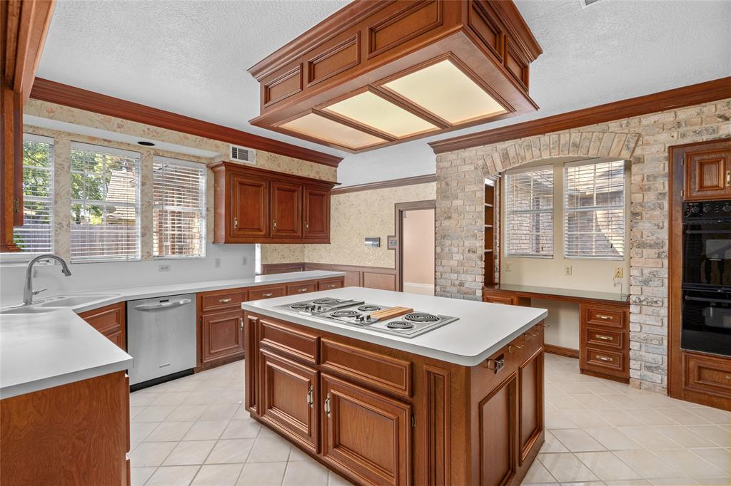 15402 Cresent Oaks Court, Houston, Texas image 2