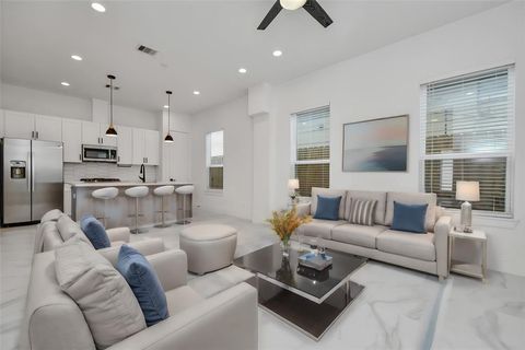 Photo of 853 Mansfield Street #E, Houston, TX 77091 (MLS # 12574301) Photo of 853 Mansfield Street #E, Houston, TX 77091 (MLS # 12574301)