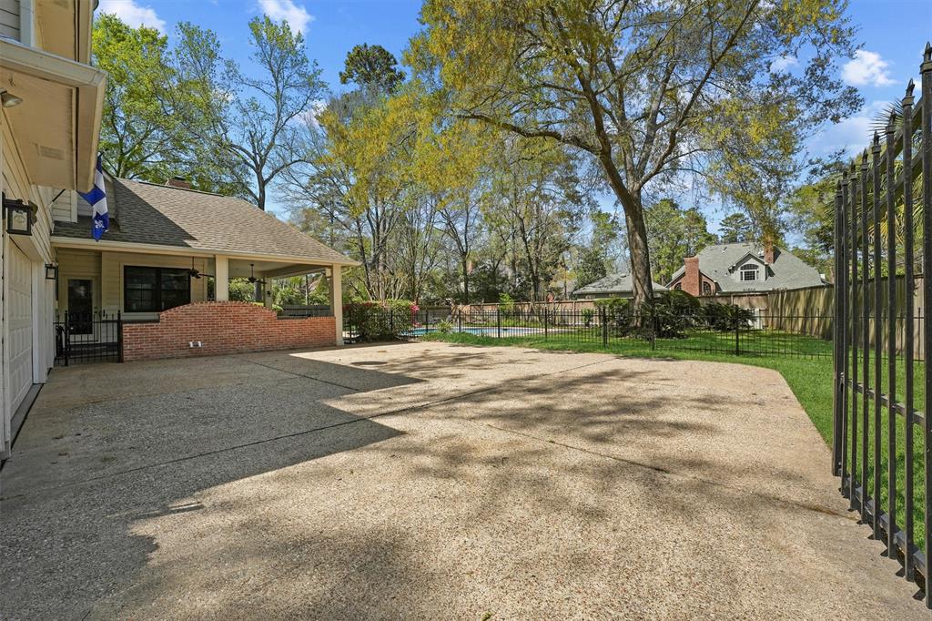 2106 Mount Forest Drive, Kingwood, Texas image 37