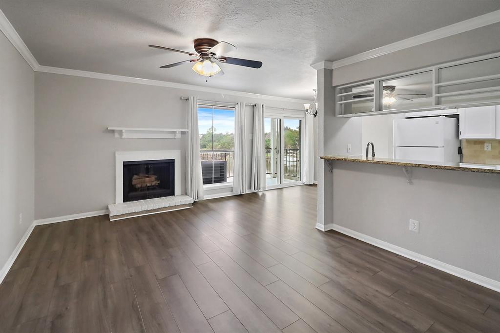 18519 Egret Bay Boulevard #1808, Webster, Texas image 2