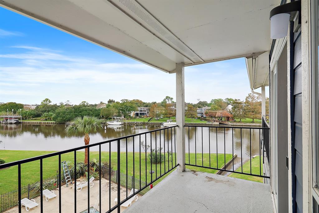 18519 Egret Bay Boulevard #1808, Webster, Texas image 6