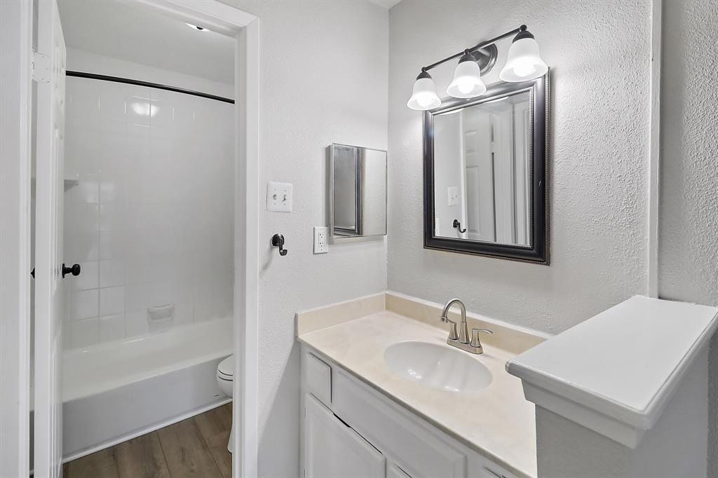 18519 Egret Bay Boulevard #1808, Webster, Texas image 19