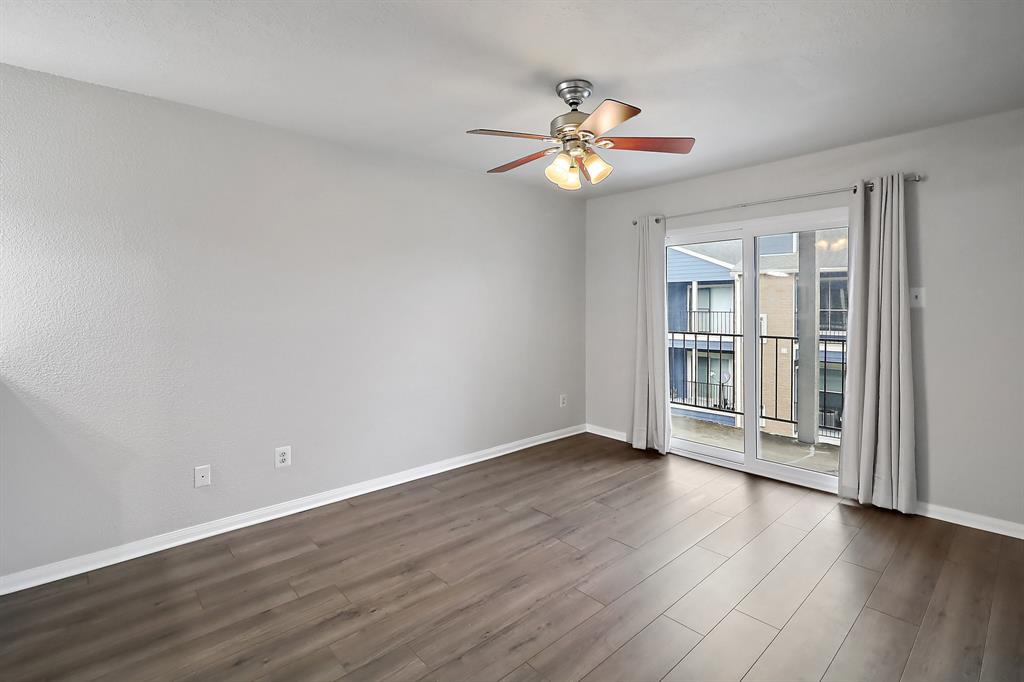 18519 Egret Bay Boulevard #1808, Webster, Texas image 16