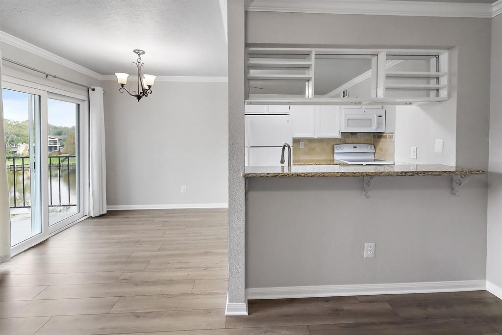 18519 Egret Bay Boulevard #1808, Webster, Texas image 8