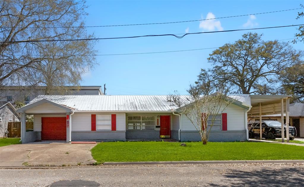 1104 Woods Drive, Liberty, Texas image 1