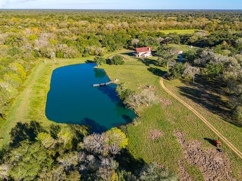1220 County Road 131B Hallettsville TX 77964
