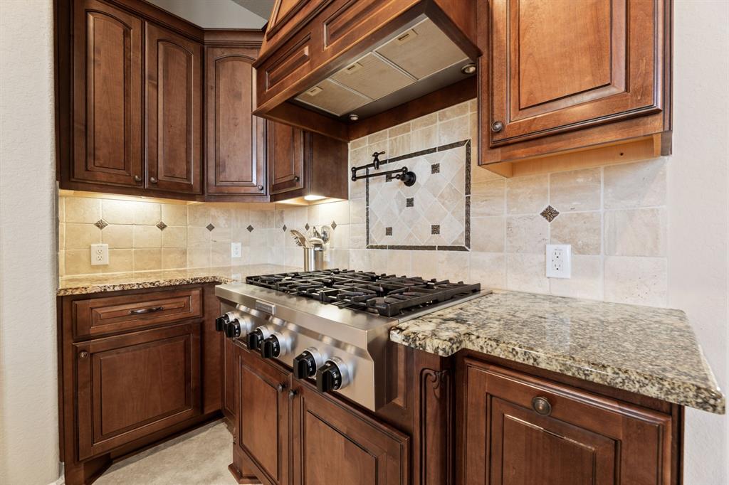116 Bandera Creek Lane, Friendswood, Texas image 19