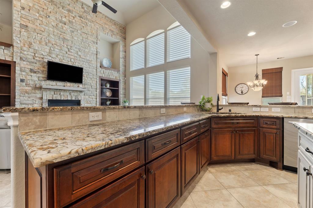 116 Bandera Creek Lane, Friendswood, Texas image 18