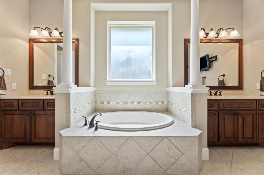 116 Bandera Creek Lane, Friendswood, Texas image 29