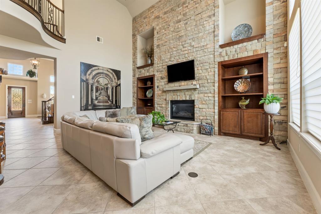 116 Bandera Creek Lane, Friendswood, Texas image 12