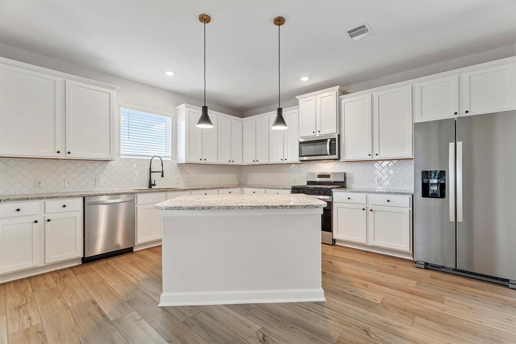 10518 Sutter Creek Drive, Iowa Colony, Texas image 2