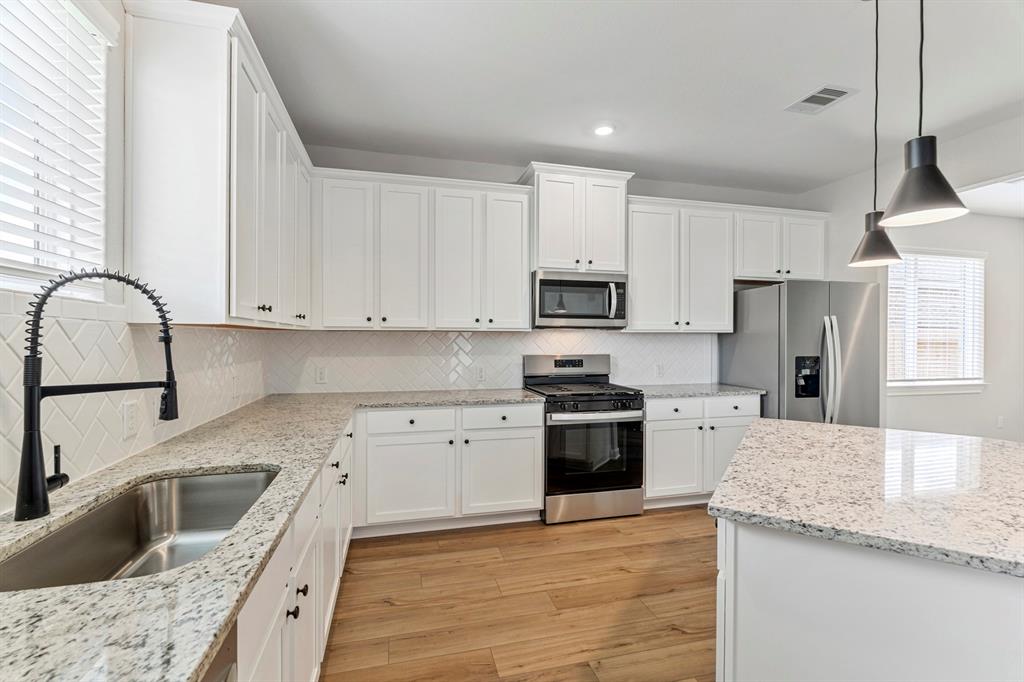 10518 Sutter Creek Drive, Iowa Colony, Texas image 3