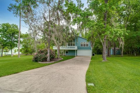 Single Family Residence in Coldspring TX 311 Lake Oaks Boulevard 1.jpg